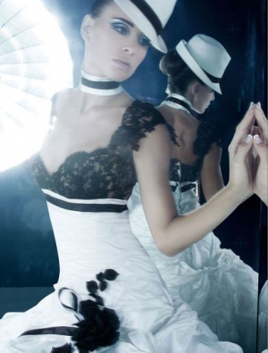 maxchaoulcouture.com - Black and white wedding dress.png